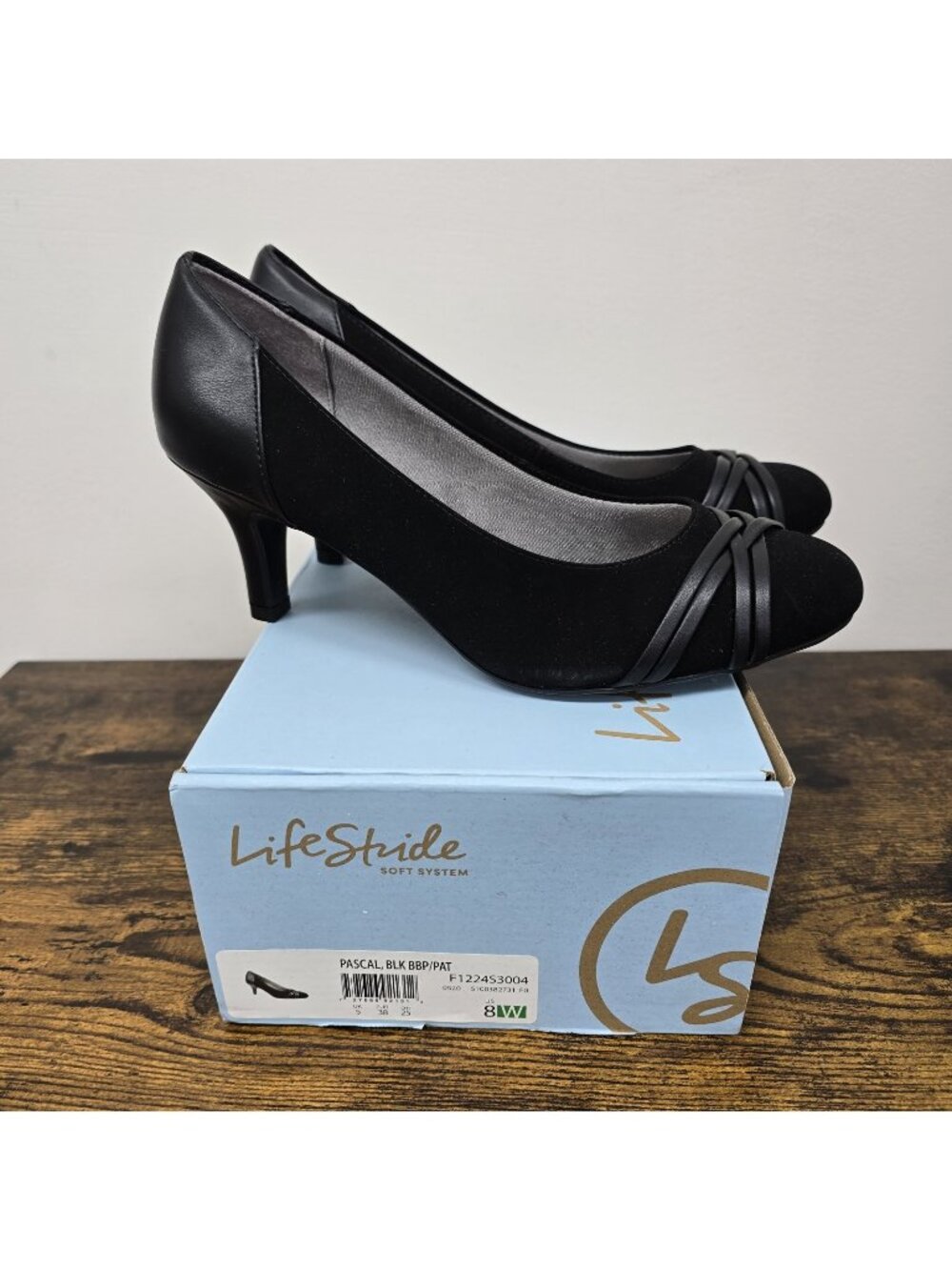LifeStride Pascal Faux Suede Pumps Dress Shoes Size 8W Criss-Cross Office